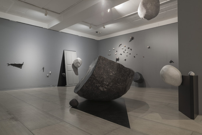 EIN STEIN_기웃거리는 상상, 머뭇거리는 상상, 2016, 스티로폼_자석_피그먼트 프린트_철판에 아크릴 페인트_입체 포토 콜라주,_