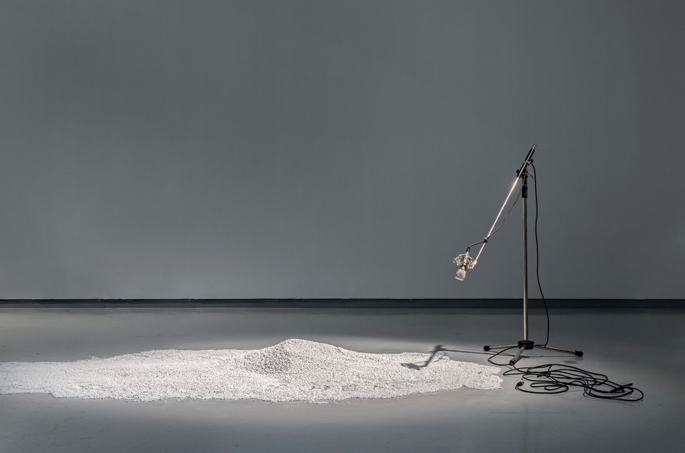 I hear, 2016, porcelain, microphone, cable, stand, 4 m x 1.5 m (dimensions variable)