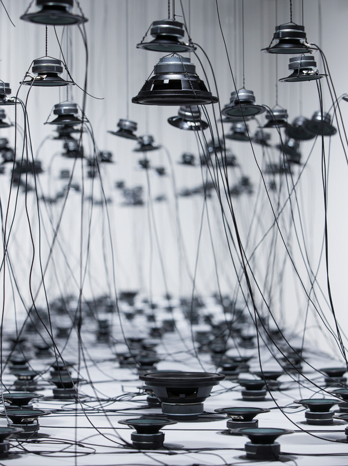 나, 여기 편히 잠들길… Repose en Paix, 2018, speakers, sound, amplifier, arduino, 7m x 0.7m x 1m