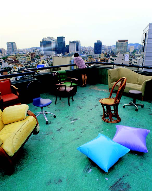 거리의-의자들-Installation-2005