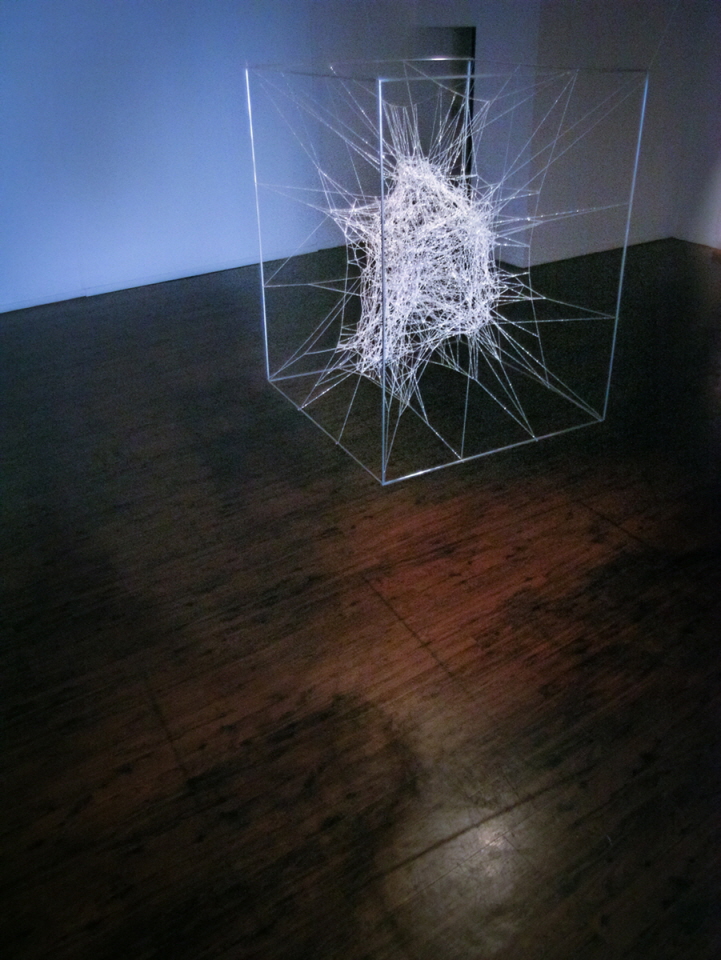 the-crouching-child-metal-wires-stainless-steel-80×80×100cm-2007