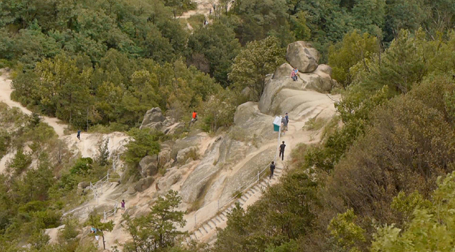 안산.-남산_연인들의-공동체_같이-있음_7분06초_싱글채널비디오
