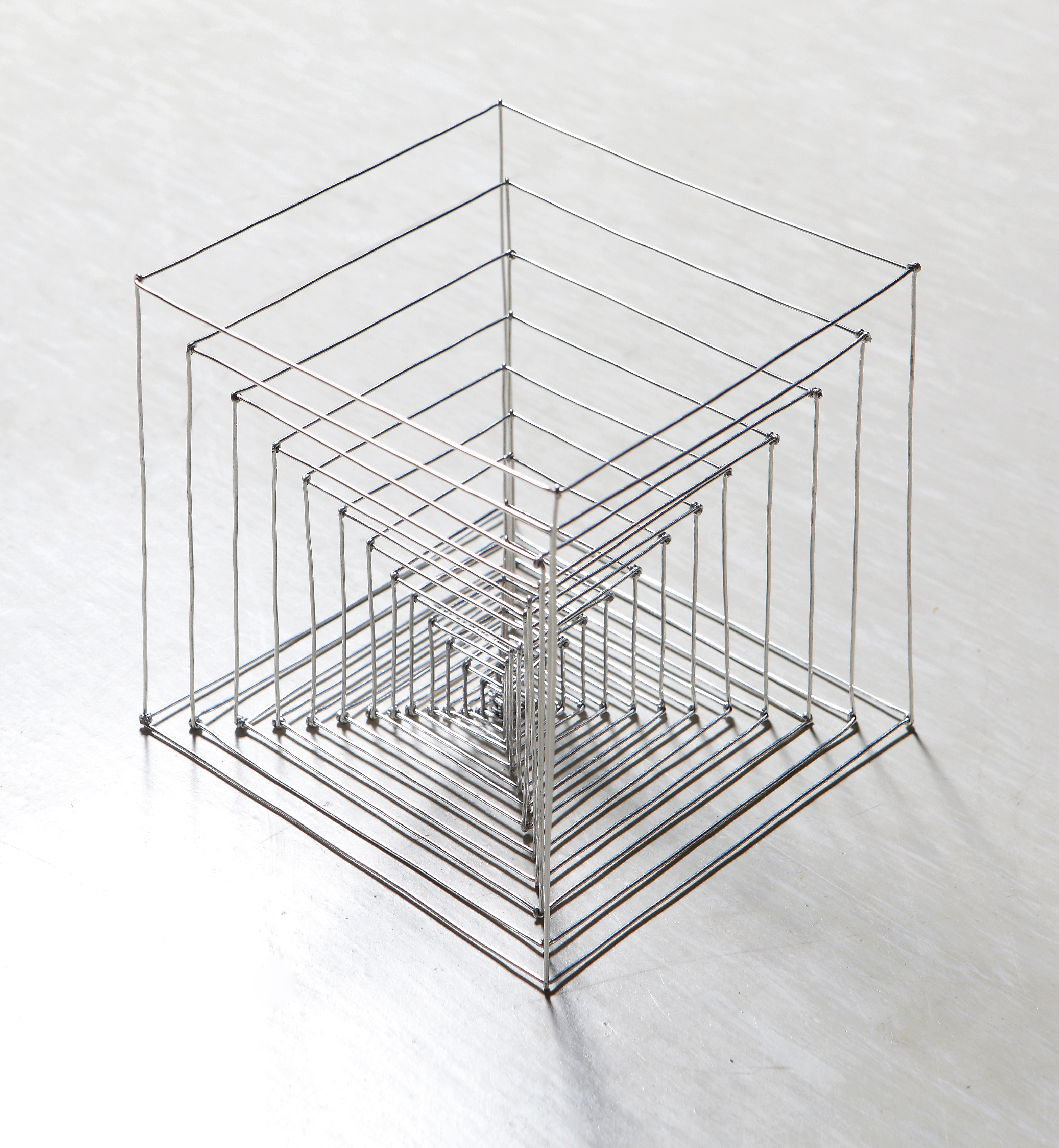 Untitledvariable-cube_aluminium_16.5-x-16.5-x-16.5cm_2014